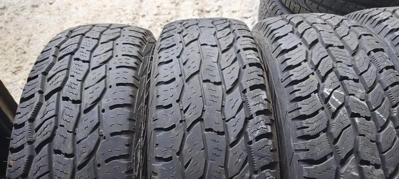 Гуми Всесезонни 235/75R15, снимка 3 - Гуми и джанти - 33437987