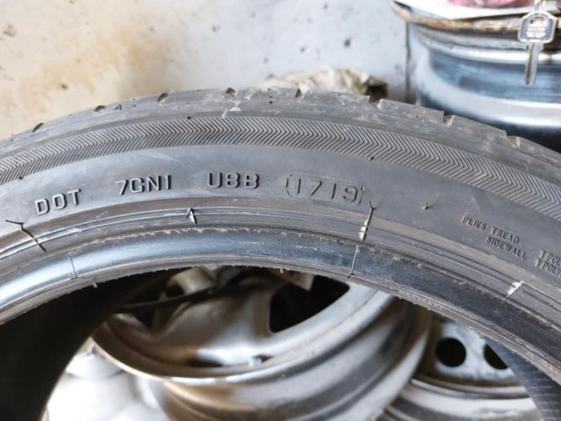 Гуми Летни 235/40R19, снимка 6 - Гуми и джанти - 36790206