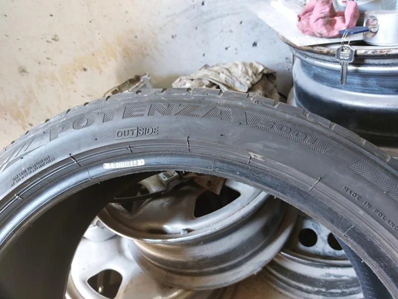 Гуми Летни 235/40R19, снимка 7 - Гуми и джанти - 36790206