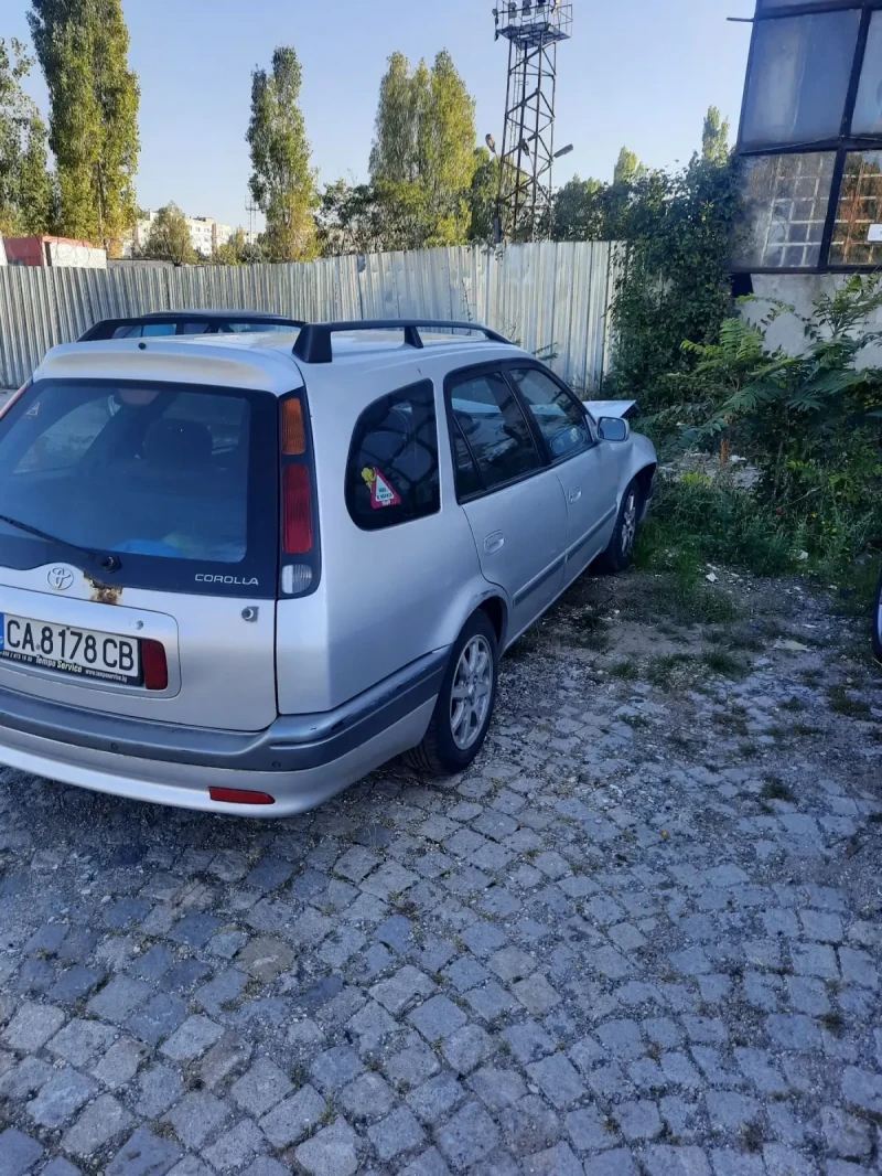 Toyota Corolla 1.6, снимка 1 - Автомобили и джипове - 47378326