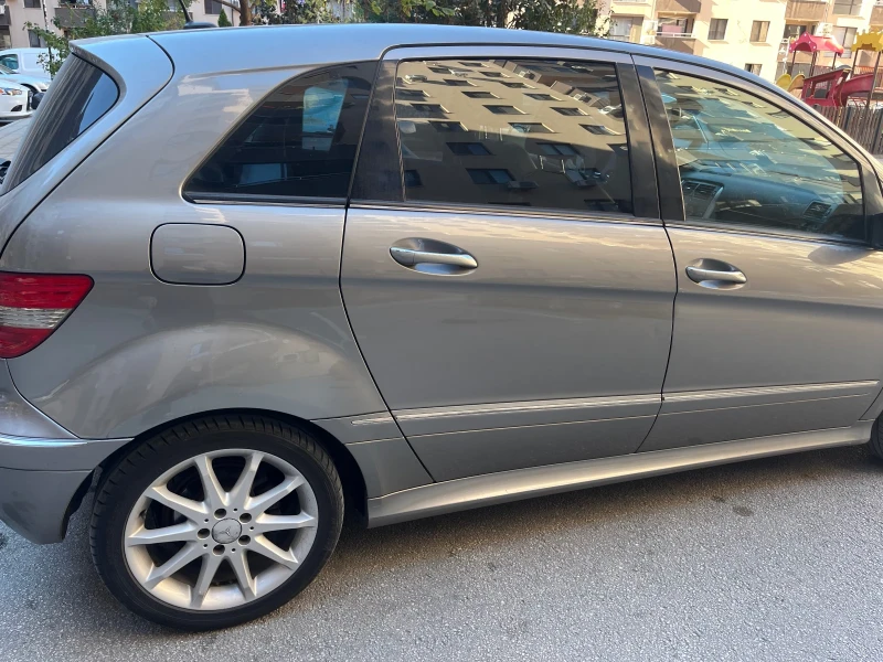 Mercedes-Benz B 180, снимка 6 - Автомобили и джипове - 47714712