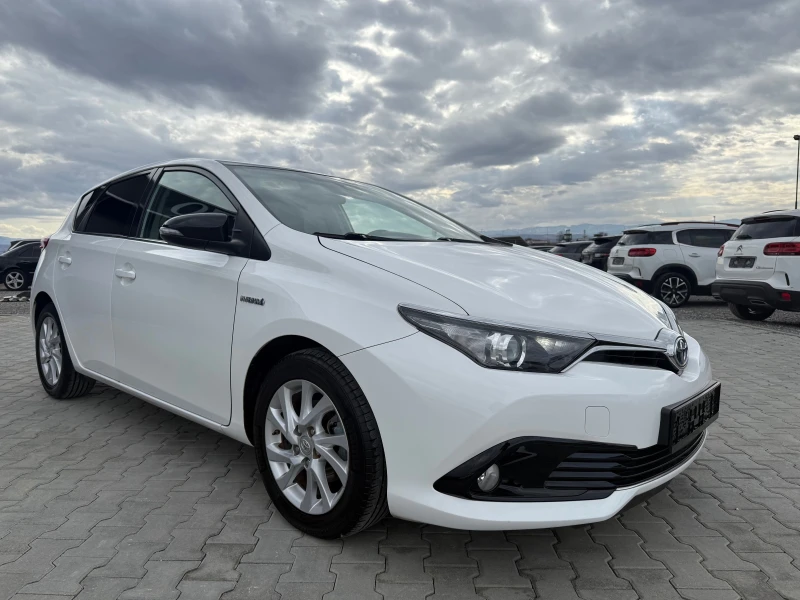 Toyota Auris 1.8 Hibrid , снимка 4 - Автомобили и джипове - 48884455