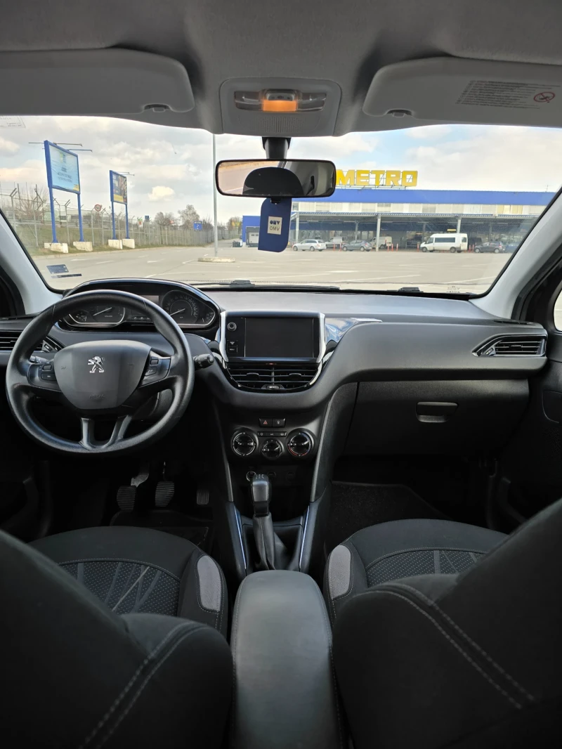 Peugeot 208, снимка 15 - Автомобили и джипове - 49225317