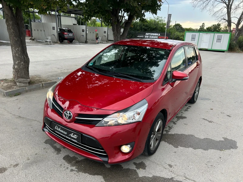 Toyota Corolla verso 2.2-177kc Дизел в топ състояние с Немски TUV, снимка 7 - Автомобили и джипове - 50844573