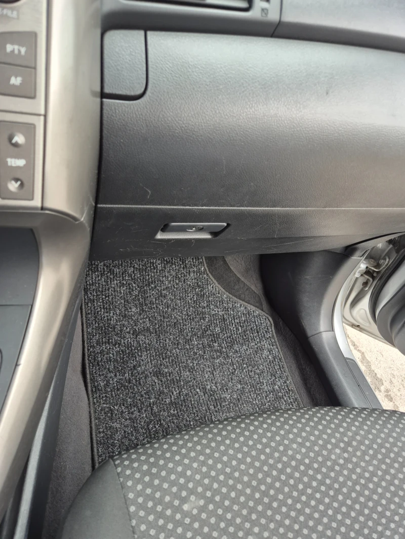 Toyota Verso, снимка 6 - Автомобили и джипове - 52181875