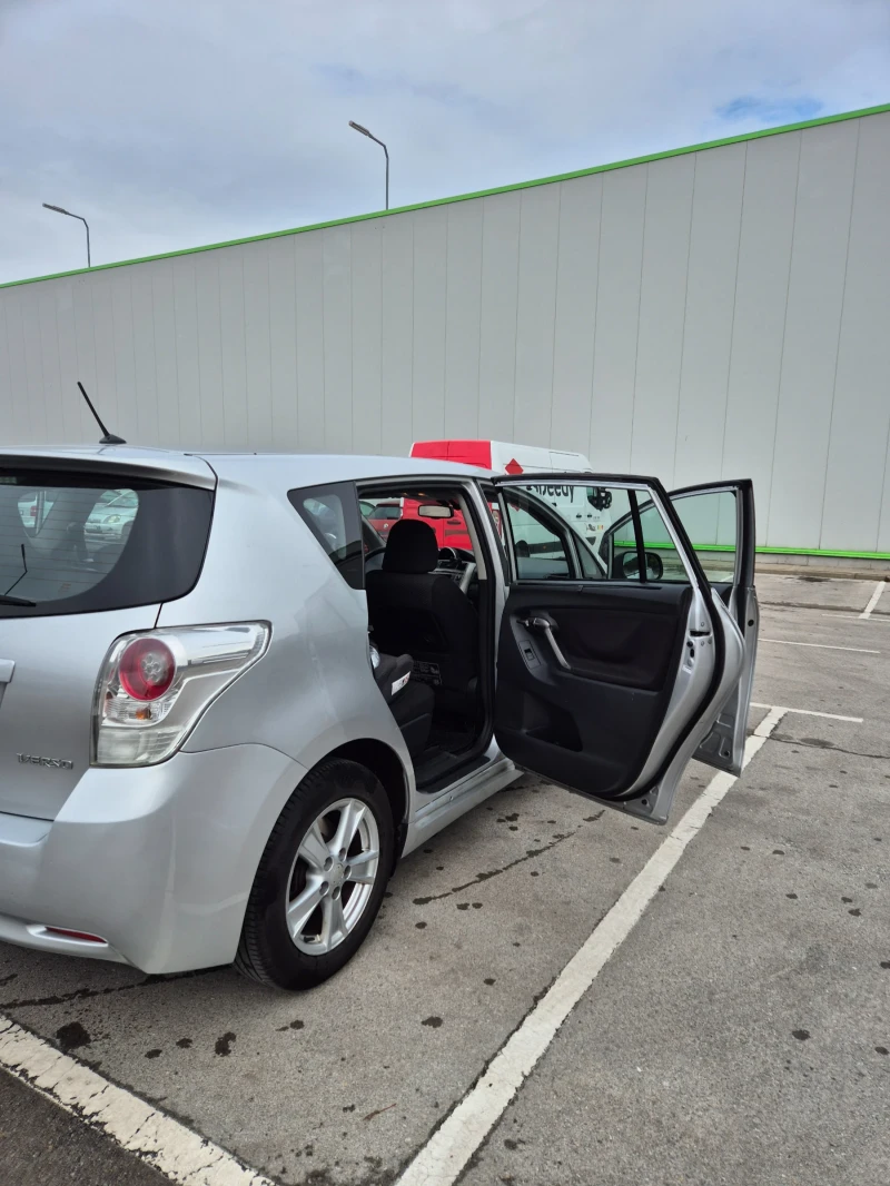 Toyota Verso, снимка 4 - Автомобили и джипове - 52181875