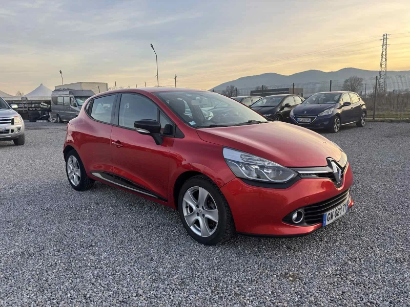Renault Clio 0.9, Нов внос.142422km, снимка 2 - Автомобили и джипове - 52736492