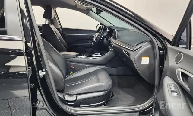Hyundai Sonata | Навигация | Подгрев Волан | Камера, снимка 12 - Автомобили и джипове - 54811815
