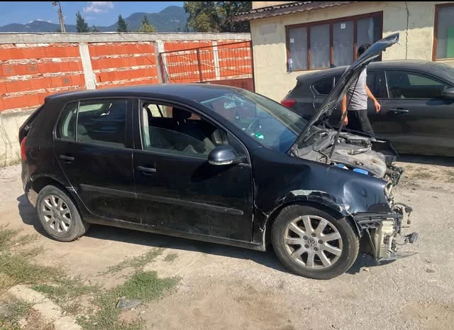 VW Golf 1.6 fsi 115 к.с