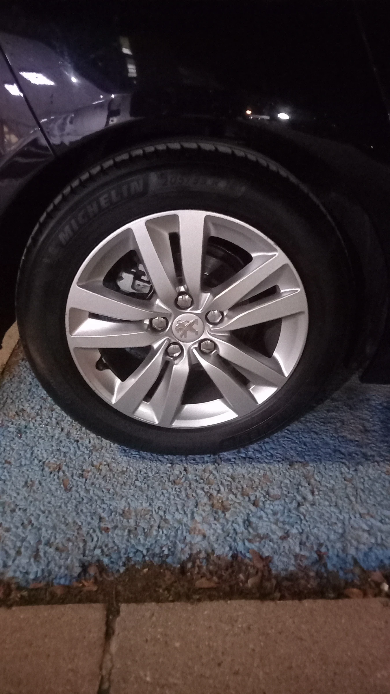 Peugeot 308 1.6HDI - изображение 8