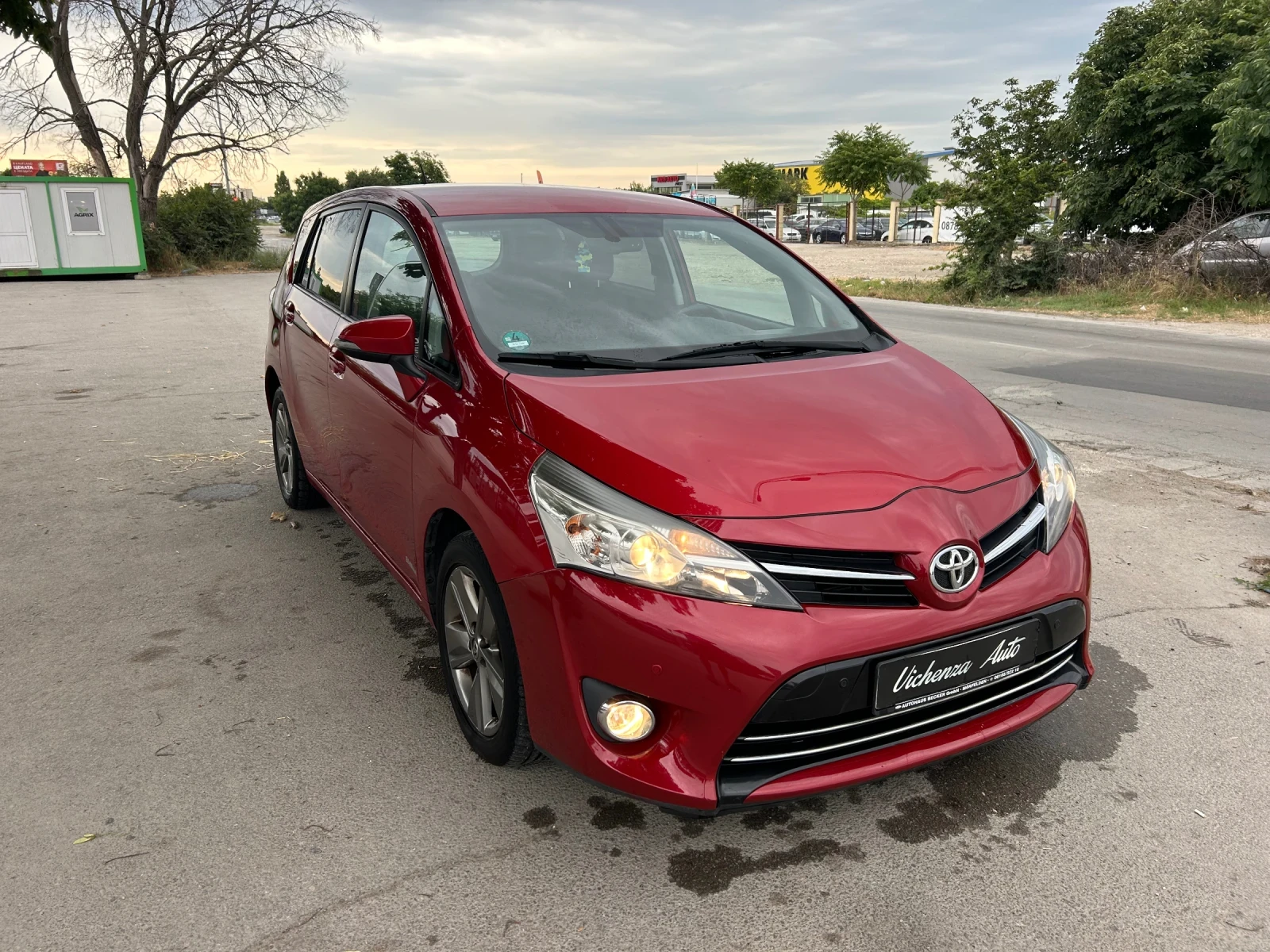 Toyota Corolla verso 2.2-177kc Дизел в топ състояние с Немски TUV - изображение 2