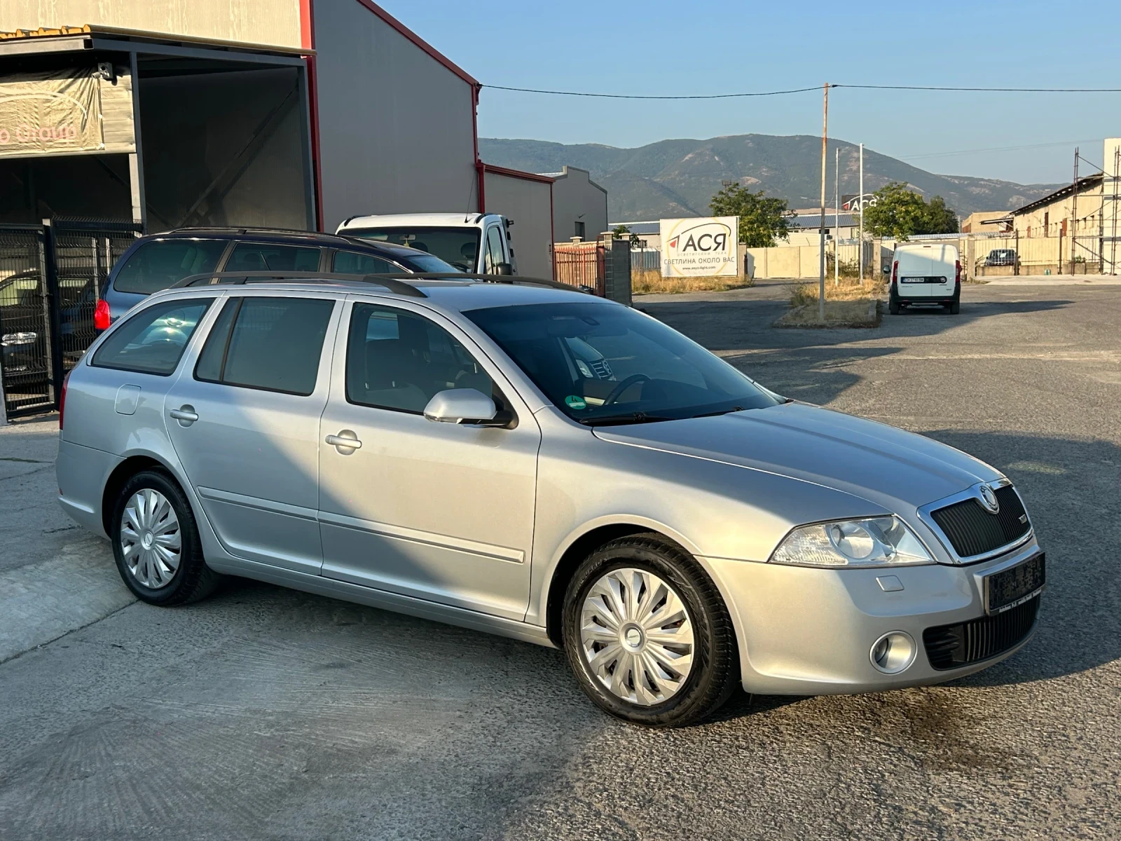 Skoda Octavia 2.0TDI VRS 170ps * КОЖА* НАВИГАЦИЯ* ТОП  - изображение 4
