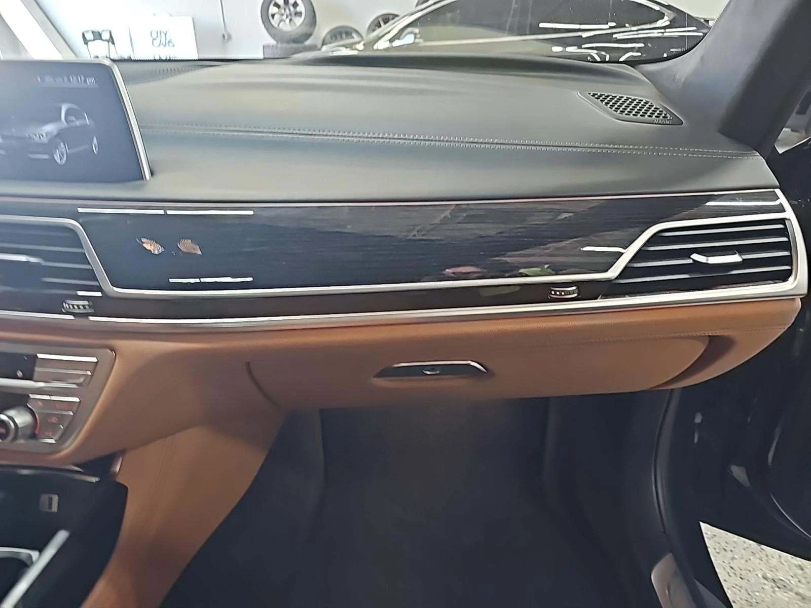 BMW 750 * XDRIVE * M SPORT * CARFAX * ЦЕНА ДО БЪЛГАРИЯ - изображение 10