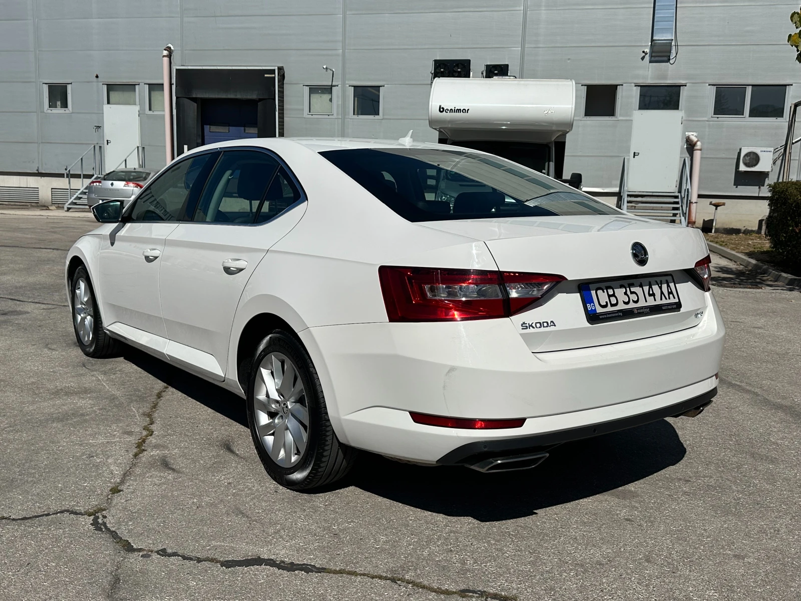 Skoda Superb 2.0i 280 к.с./4x4 - изображение 3