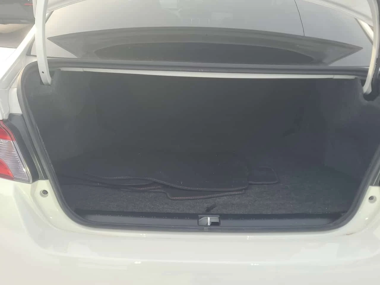 Subaru WRX * MANUAL * 2 КЛЮЧА* ПОДГРЕВ* KEYLESS* , снимка 13 - Автомобили и джипове - 53756274