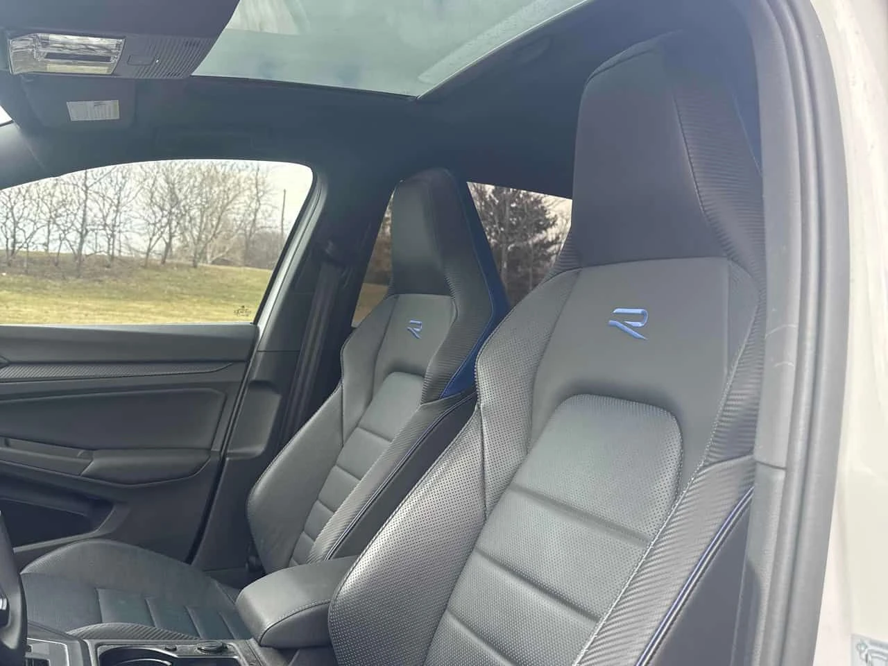 VW Golf * R * CARFAX * Шибидах * Два ключа * , снимка 11 - Автомобили и джипове - 53911196