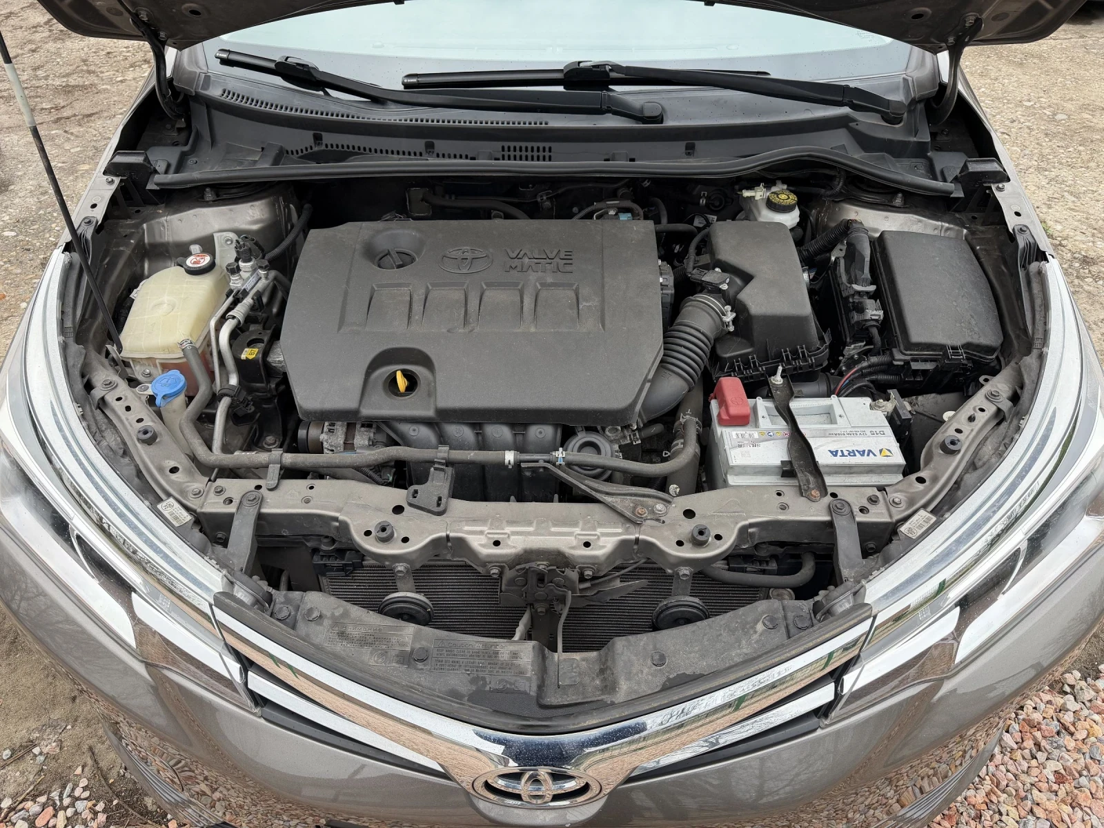 Toyota Corolla 1.6 Edition Facelift, снимка 16 - Автомобили и джипове - 53931313