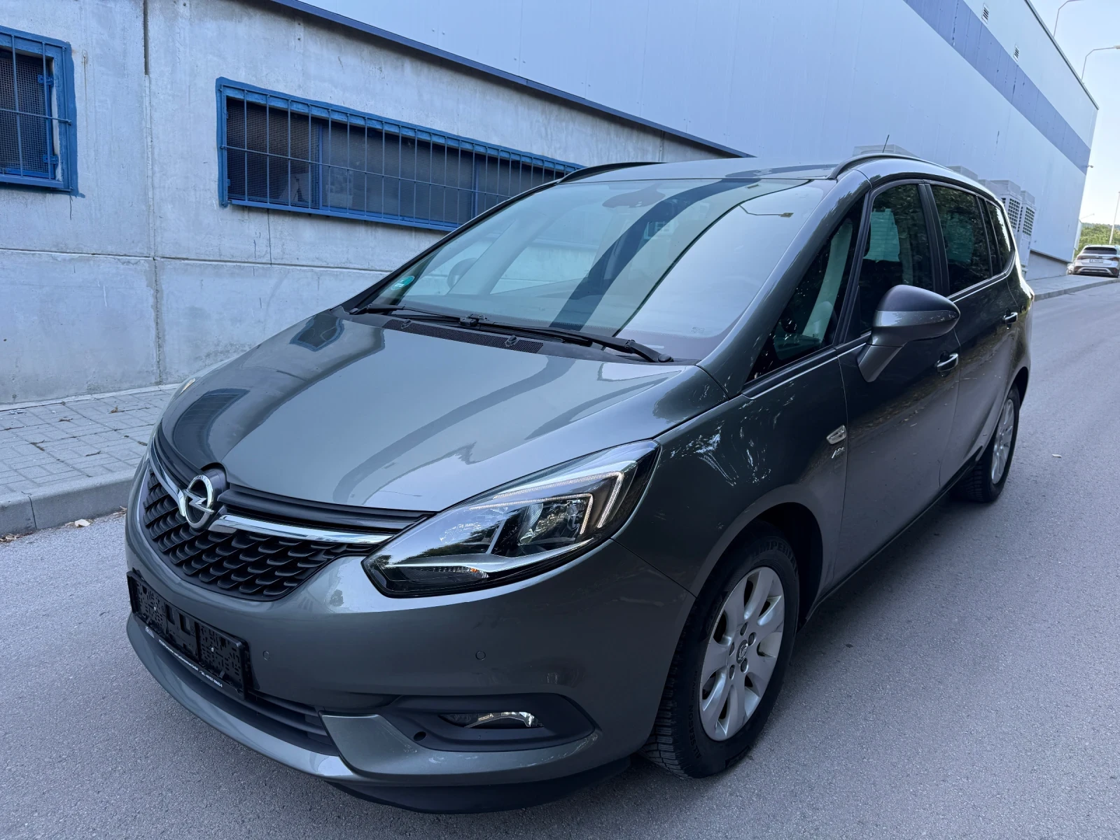 Opel Zafira 1.6 TDCi, снимка 3 - Автомобили и джипове - 55422280