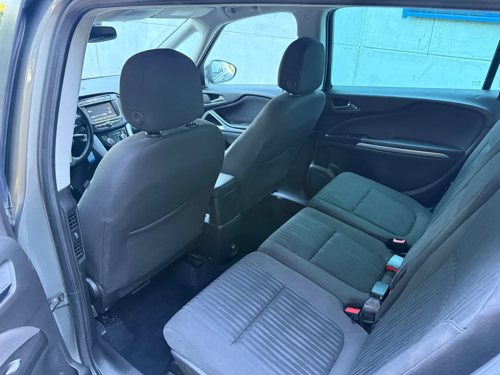Opel Zafira 1.6 TDCi, снимка 10 - Автомобили и джипове - 55422280