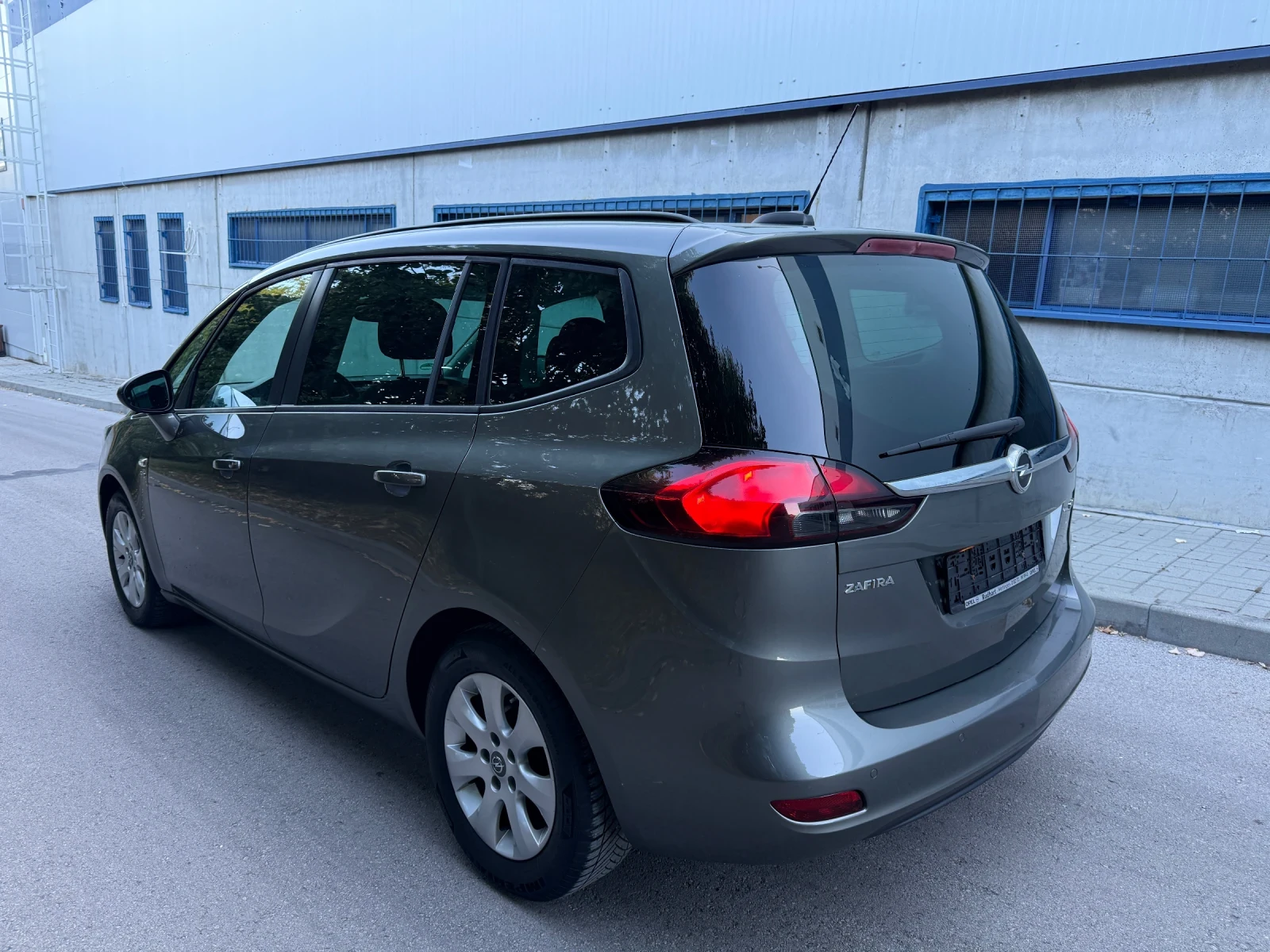 Opel Zafira 1.6 TDCi, снимка 5 - Автомобили и джипове - 55422280