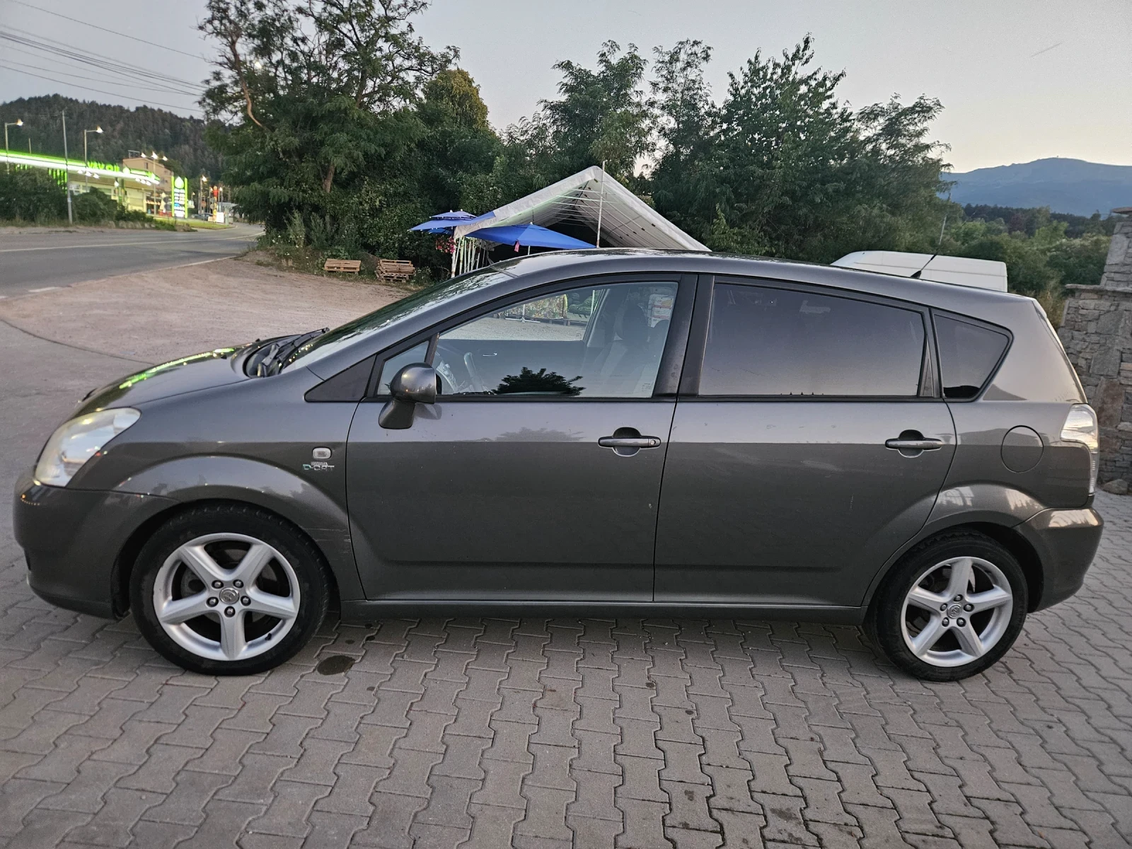Toyota Corolla verso 2.2 D-4D   177 к.с ПЕЧКА! , снимка 9 - Автомобили и джипове - 55463317