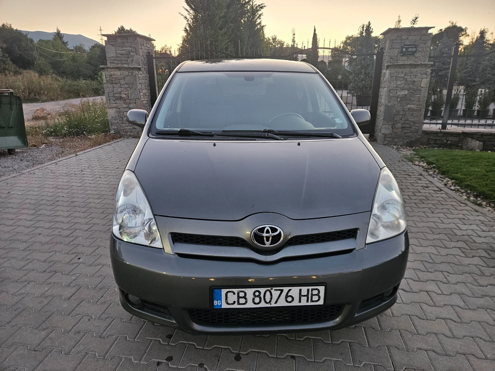 Toyota Corolla verso 2.2 D-4D   177 к.с ПЕЧКА! , снимка 3 - Автомобили и джипове - 55463317