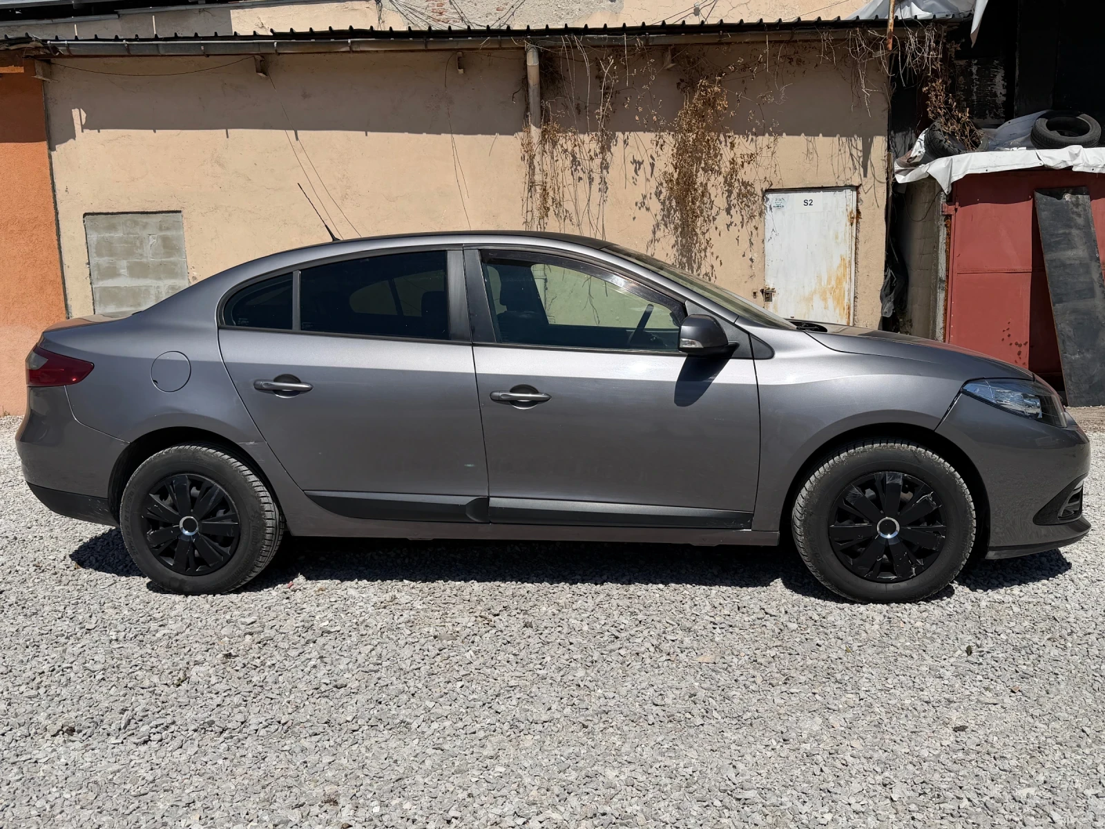 Renault Fluence, снимка 6 - Автомобили и джипове - 55678253