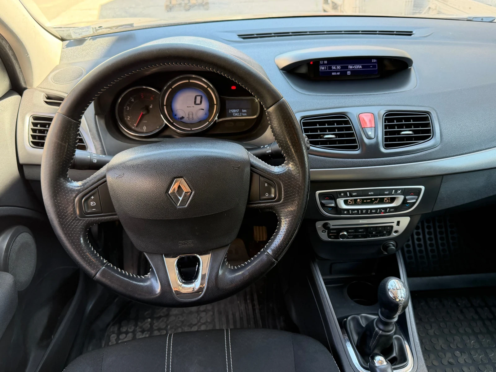 Renault Fluence, снимка 9 - Автомобили и джипове - 55678253
