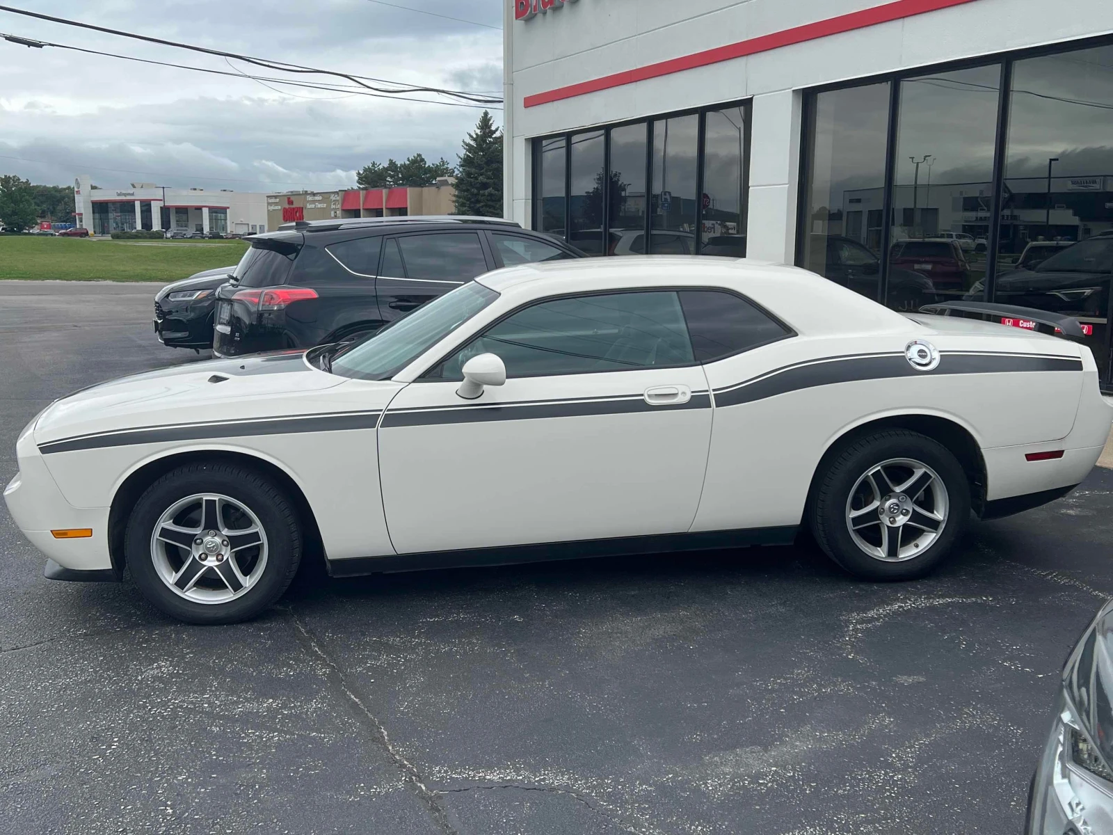 Dodge Challenger * 2dr Cpe * АВТОКРЕДИТ БЕЗ ПЪРВОНАЧАЛНА ВНОСКА* , снимка 2 - Автомобили и джипове - 55803091