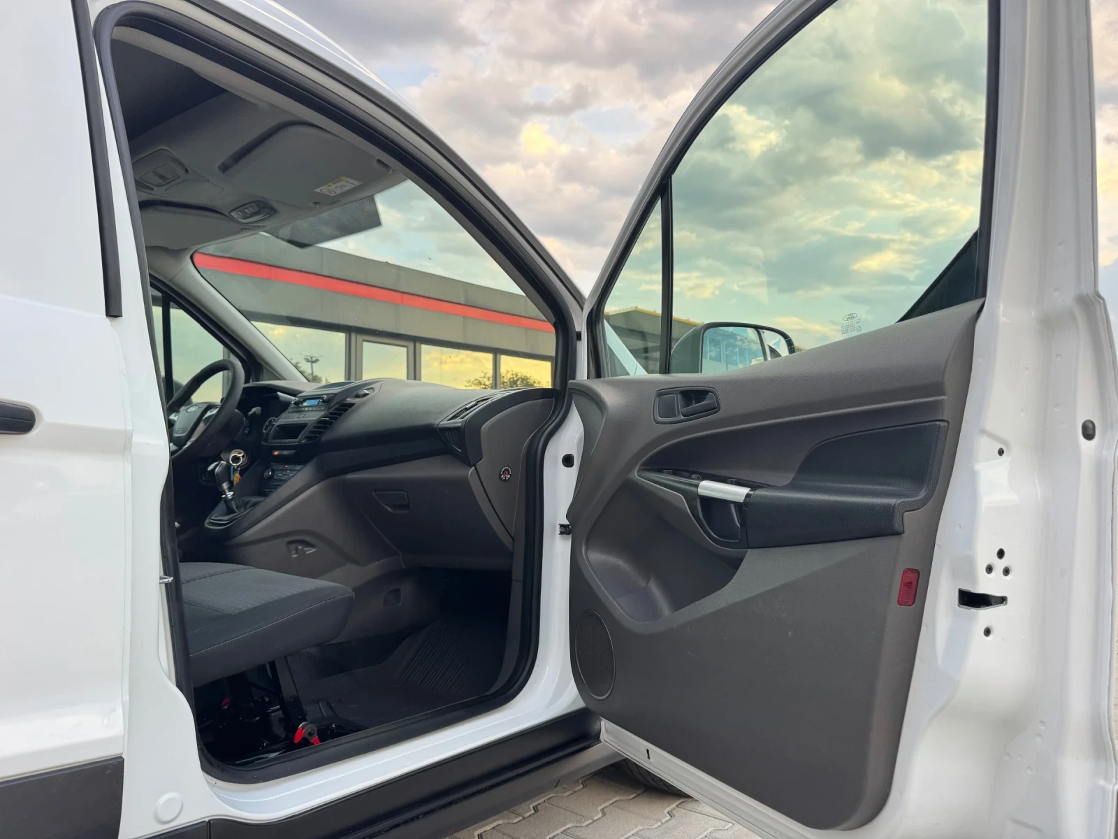 Ford Connect 1.5D MAXI EURO-6 TOP, снимка 13 - Автомобили и джипове - 55834838