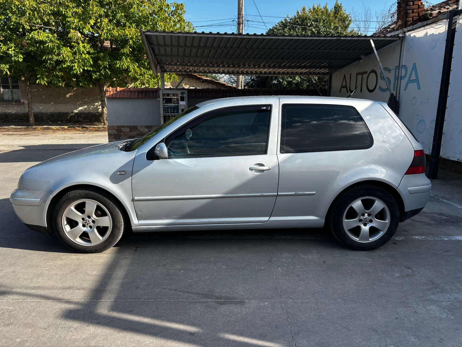 VW Golf 1.6, снимка 3 - Автомобили и джипове - 56064140