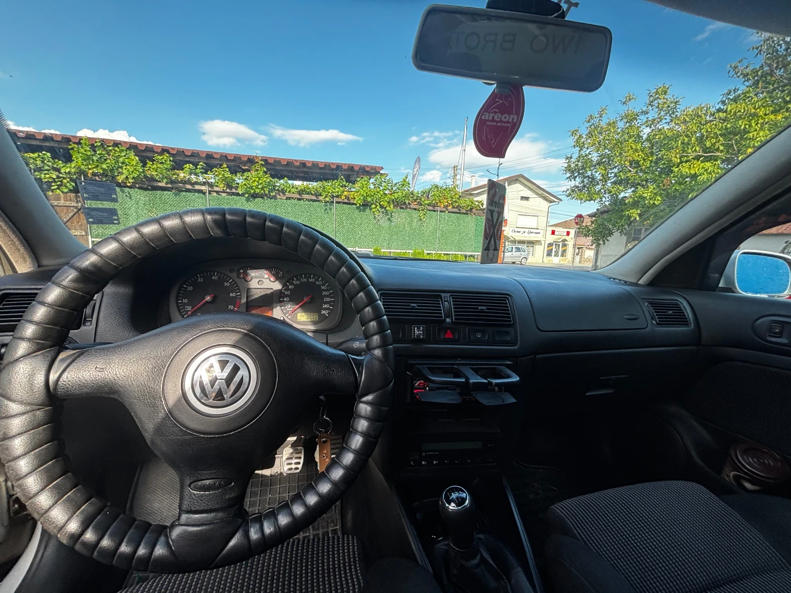 VW Golf 1.6, снимка 8 - Автомобили и джипове - 56064140