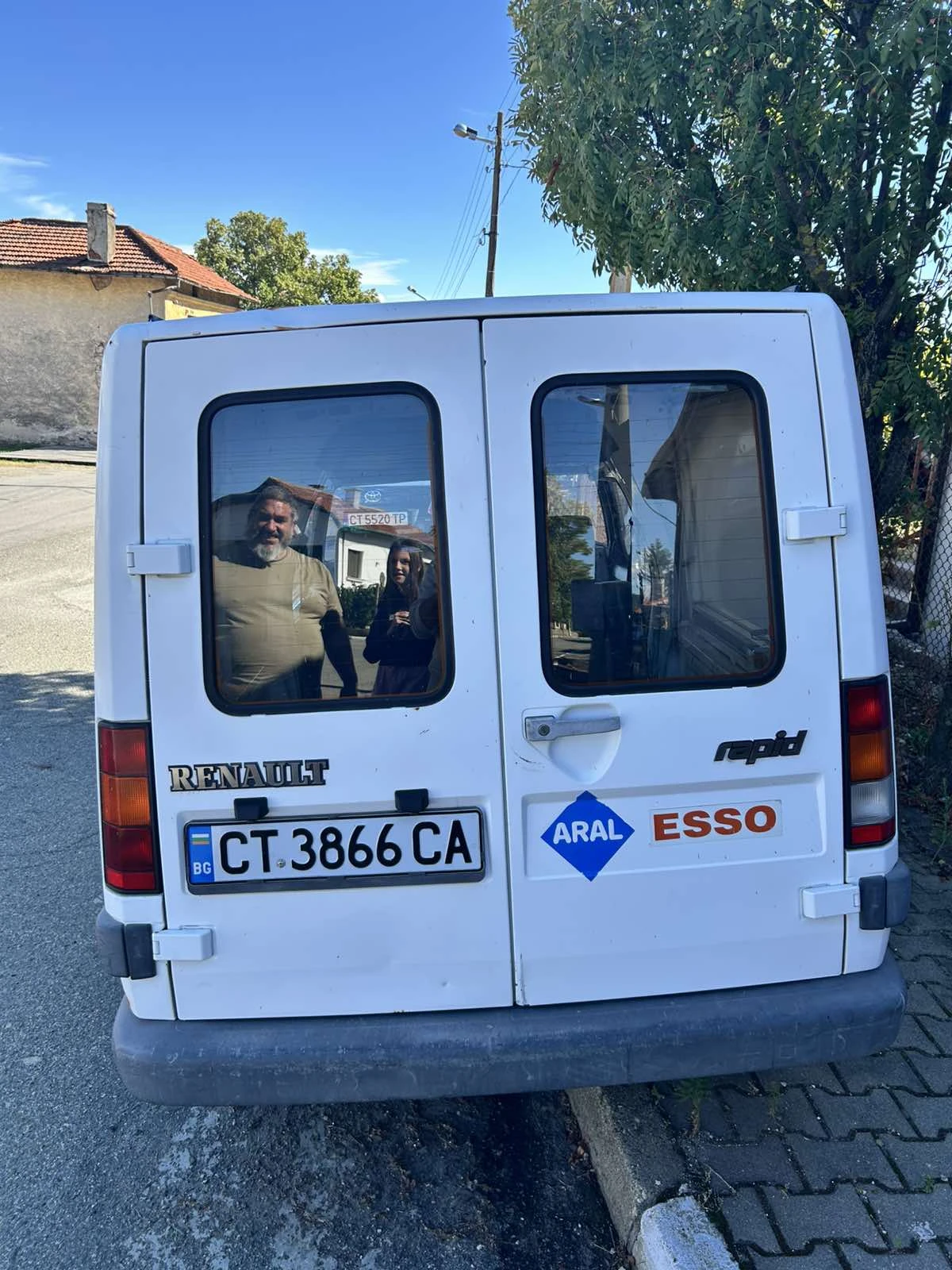 Renault Rapid, снимка 2 - Автомобили и джипове - 56251187