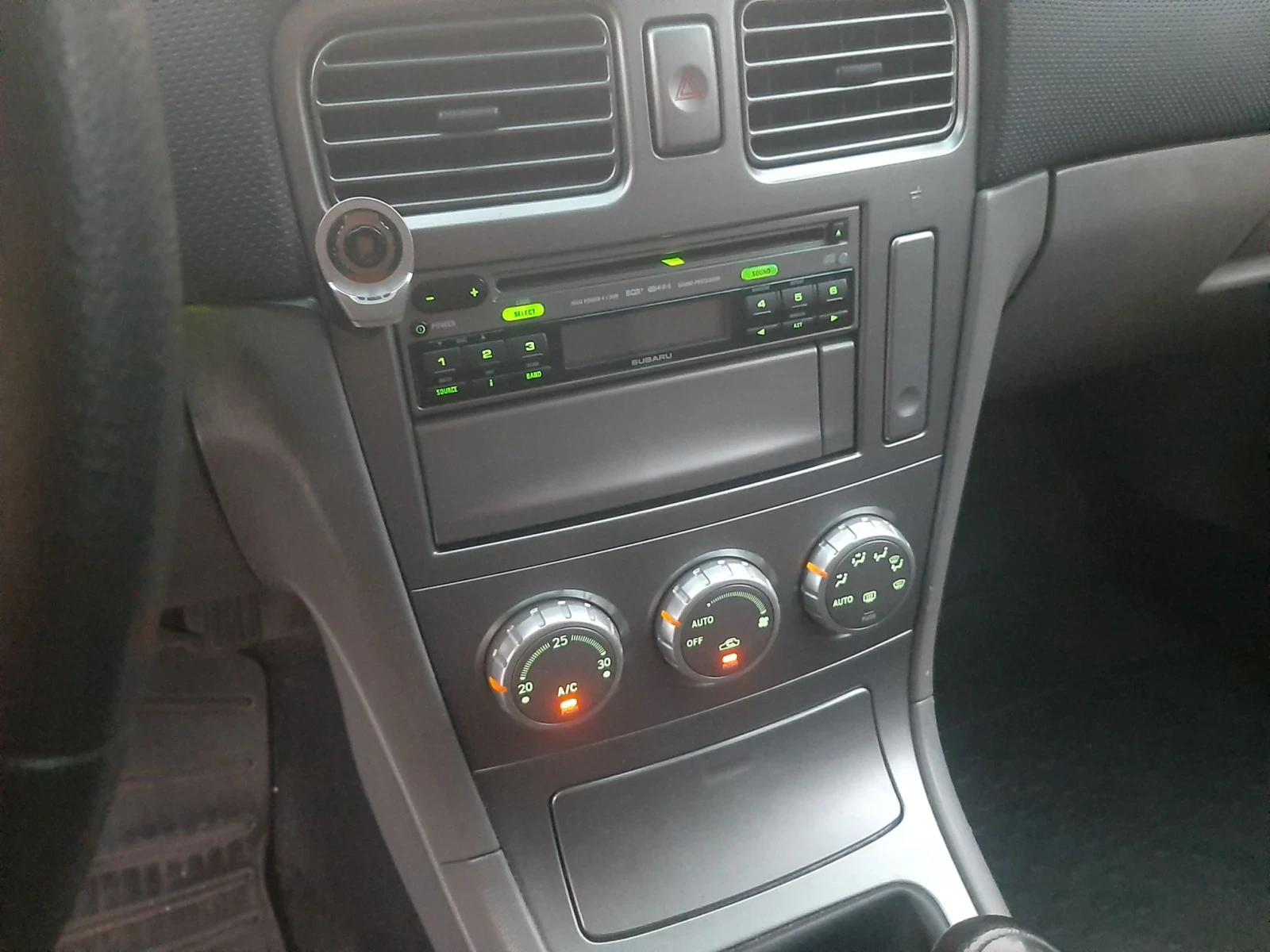 Subaru Forester 2.0 I KLIMA 4x4 FEIS, снимка 13 - Автомобили и джипове - 56255730