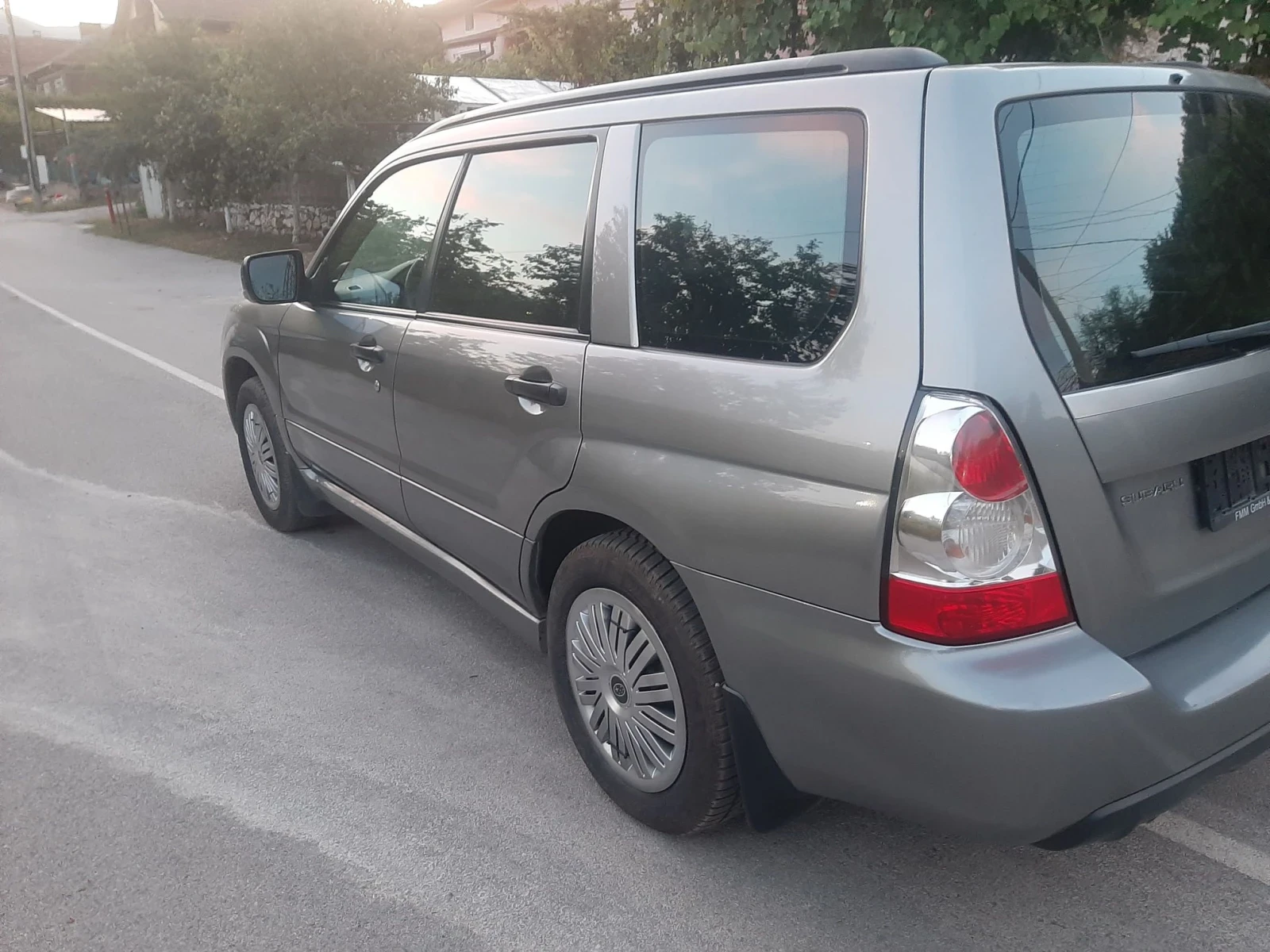 Subaru Forester 2.0 I KLIMA 4x4 FEIS, снимка 4 - Автомобили и джипове - 56255730