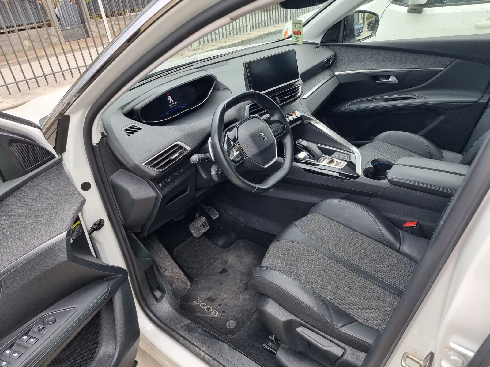 Peugeot 3008 Plug- in hybrid, снимка 11 - Автомобили и джипове - 56619436