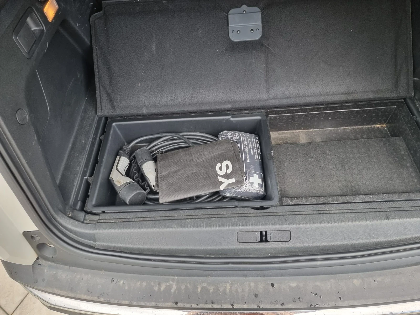 Peugeot 3008 Plug- in hybrid, снимка 8 - Автомобили и джипове - 56619436