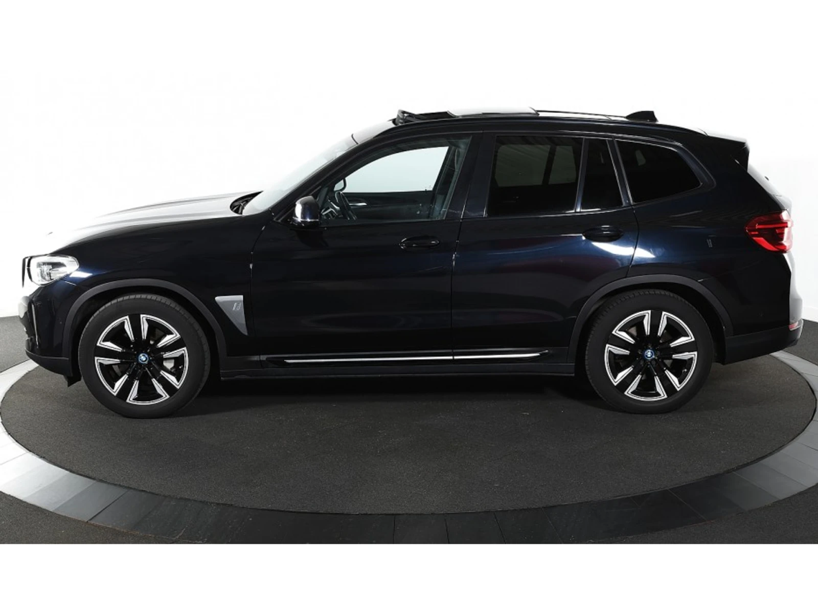 BMW iX3, снимка 3 - Автомобили и джипове - 56707570