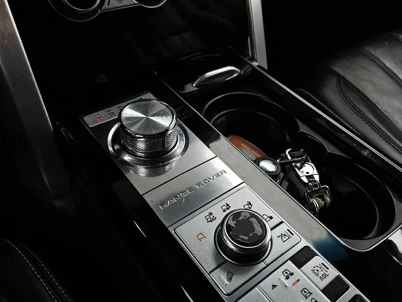 Land Rover Range rover 4.4, снимка 9 - Автомобили и джипове - 54504245