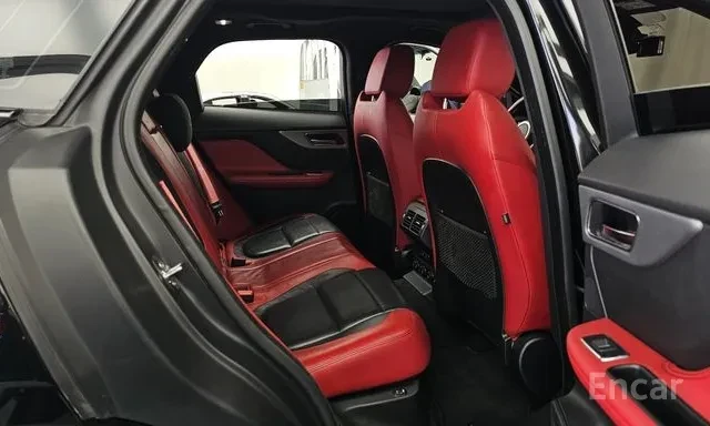 Jaguar F-PACE 30d S * ПАНОРАМА * KEYLESS * 360 КАМЕРА * , снимка 12 - Автомобили и джипове - 56067110