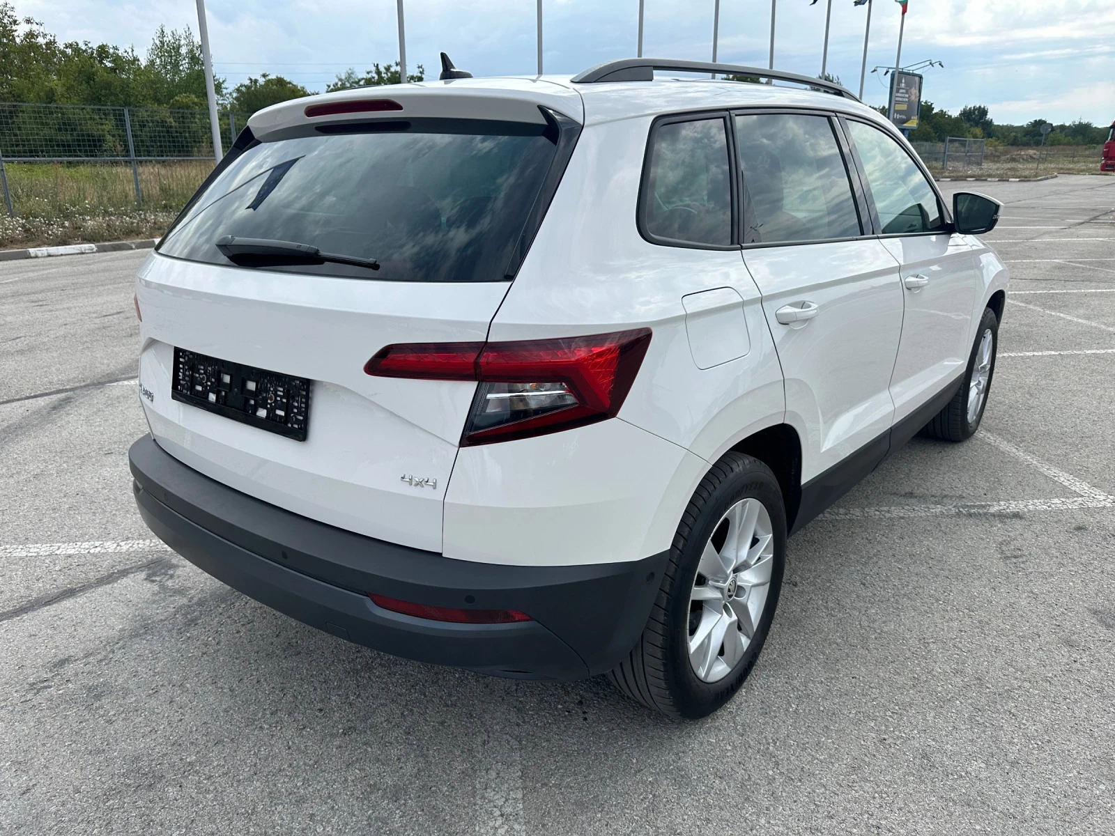 Skoda Karoq 2.0TDI 4x4 27хил км! - изображение 4