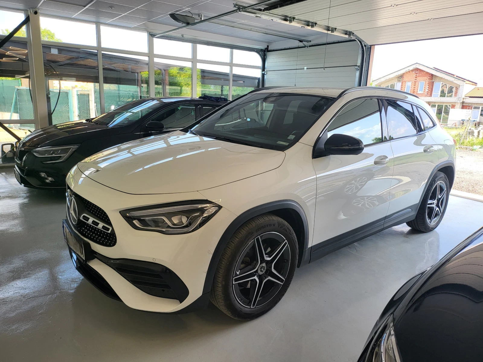 Mercedes-Benz GLA 200  AMG - изображение 2