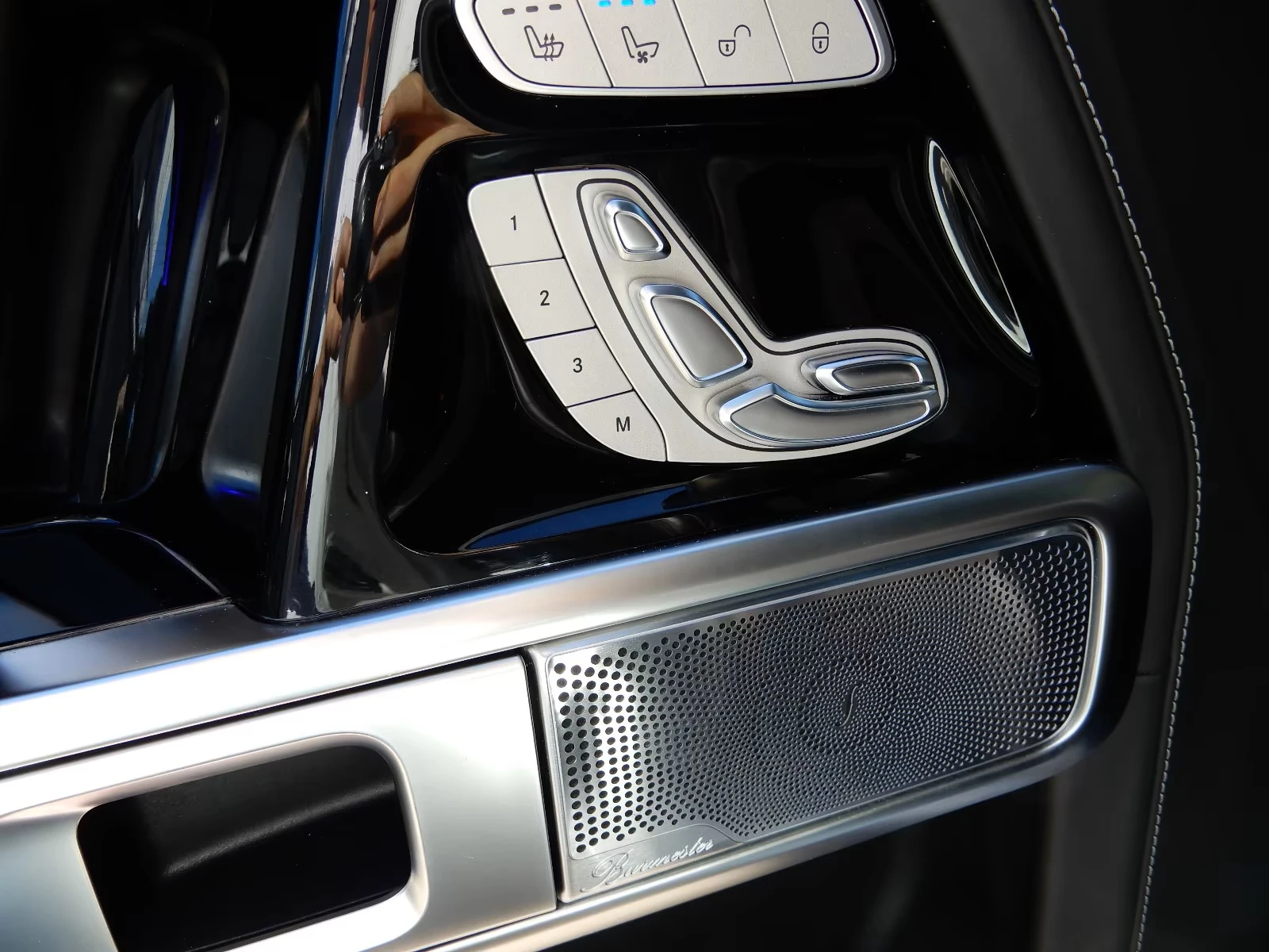 Mercedes-Benz G 500 DISIGNO EXCLUSIVE NIGHT AMG-LINE - изображение 3