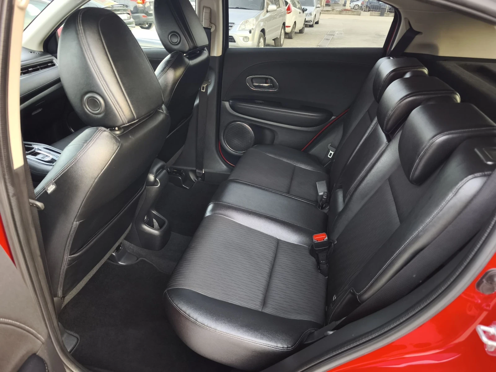 Honda Hr-v 1.5i EXCLUSIVE FACE FULL SERVICE IN HONDA NEW !!!, снимка 12 - Автомобили и джипове - 53697889