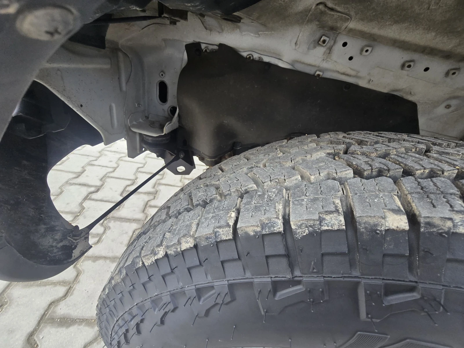 Nissan Navara 2.5 ТД 133 кс 2012г, снимка 11 - Автомобили и джипове - 53717341