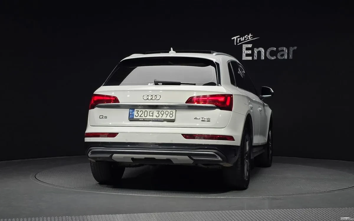 Audi Q5 45TFSI QUATTRO| MATRIX| ПОДГРЕВ| ПАНО, снимка 4 - Автомобили и джипове - 54459738