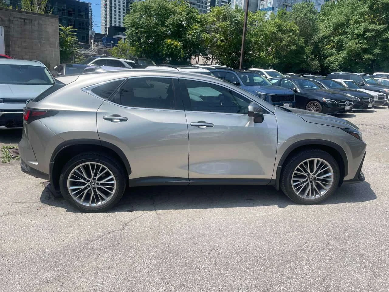 Lexus NX  350* DISTRONIC* PANORAMA* ОБДУХВАНЕ* , снимка 3 - Автомобили и джипове - 55476623