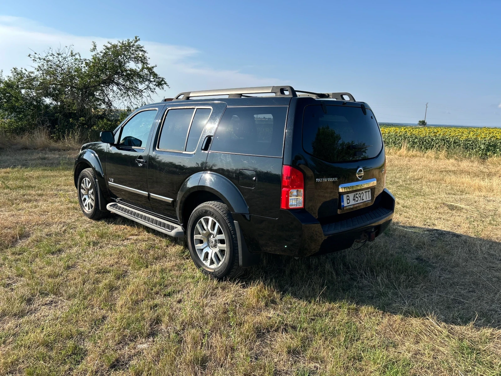 Nissan Pathfinder LE 5.6 V8 LPG, снимка 3 - Автомобили и джипове - 55970102