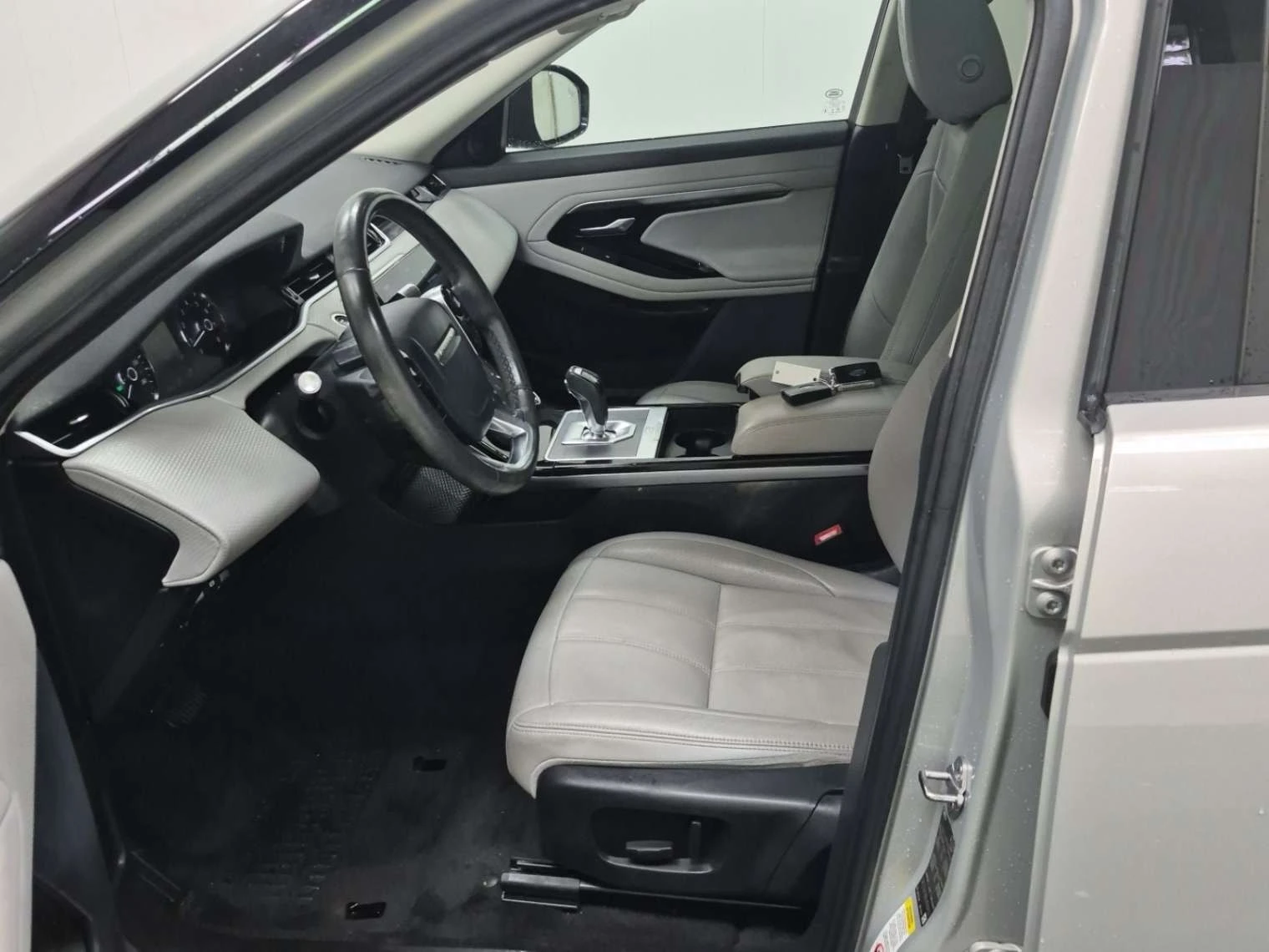 Land Rover Range Rover Evoque * P250 S * MERIDIAN/LEATHER/NAVI/BACKUP CAM/PANO R, снимка 5 - Автомобили и джипове - 56135548