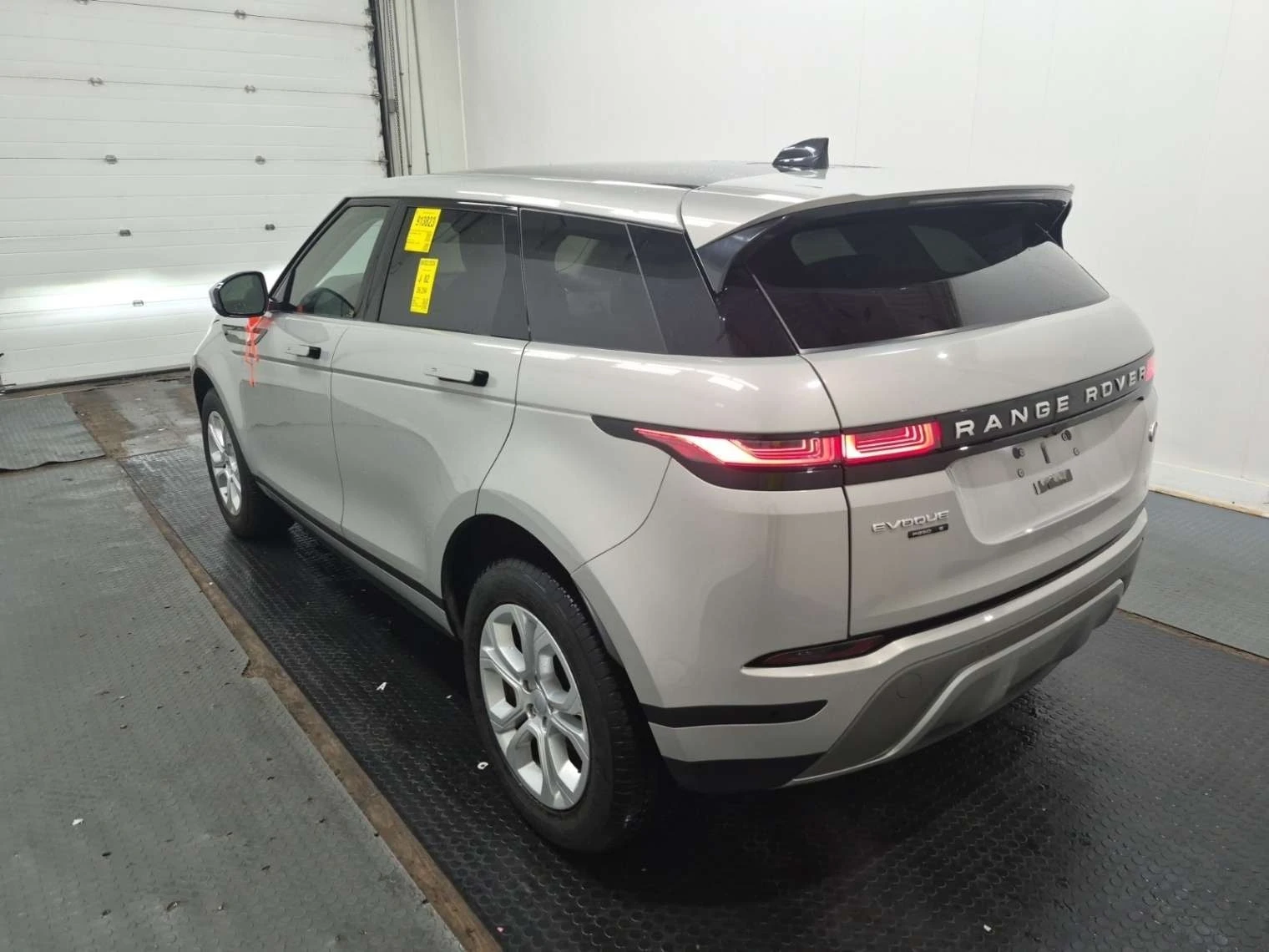 Land Rover Range Rover Evoque * P250 S * MERIDIAN/LEATHER/NAVI/BACKUP CAM/PANO R, снимка 2 - Автомобили и джипове - 56135548